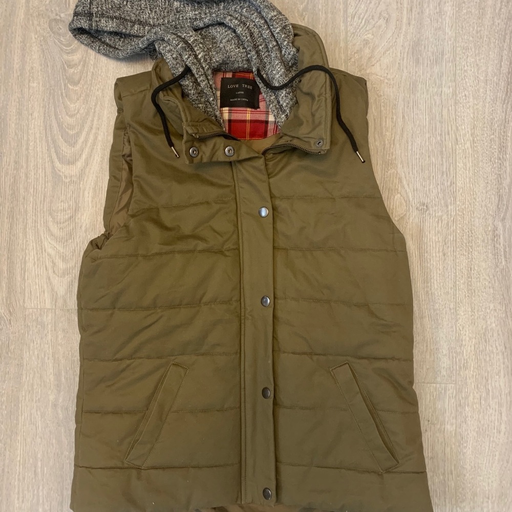 Khaki Green Vest with Hoodie - Picture 1 of 4